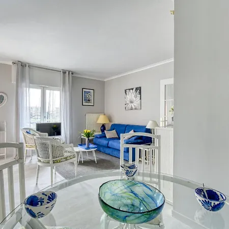 Apartman Les Cariatides By Interhome